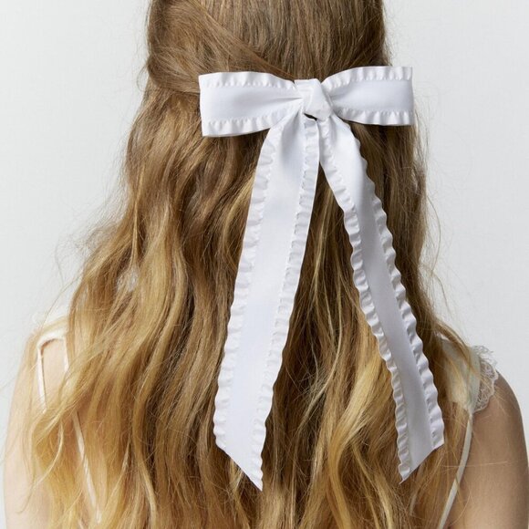 NWT Urban Outfitters Lettuce Edge White Hair Bow Barrette - Picture 1 of 4